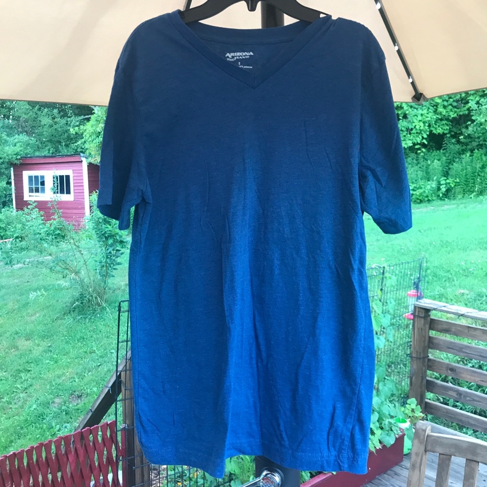 Arizona Men’s Small V-neck Tee (NWOT)